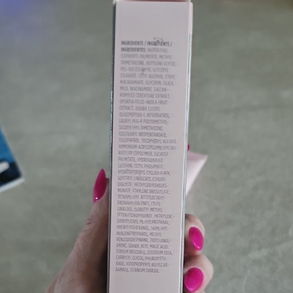 Mary Kay Timewise Age Minimize 3D Day Cream - Picture 6 of 7